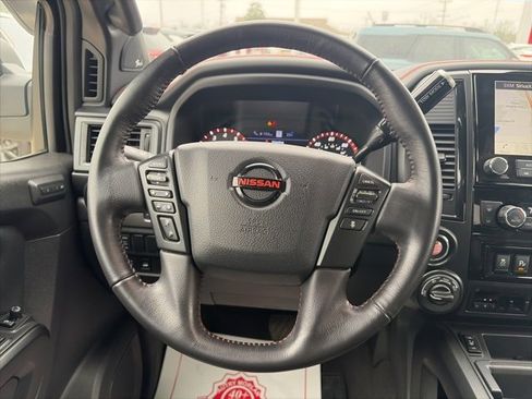 Used 2021 Nissan Titan PRO-4X w/ Pro-4x Convenience Package image 15
