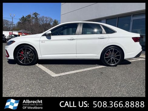 Used 2025 Volkswagen Jetta GLI Autobahn image 2