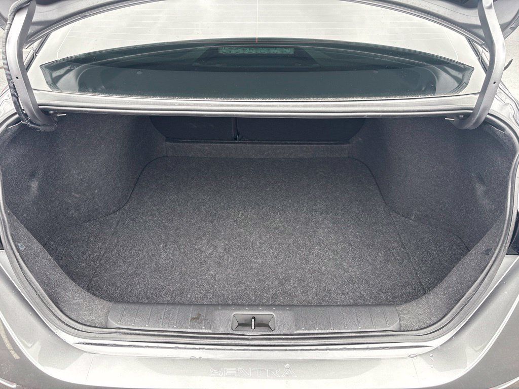 Used 2023 Nissan Sentra SR w/ Electronics Package FWD image 21
