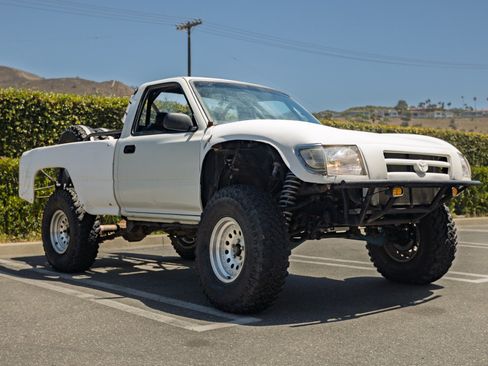 Used 1989 Toyota Pickup 2WD Regular Cab image 3