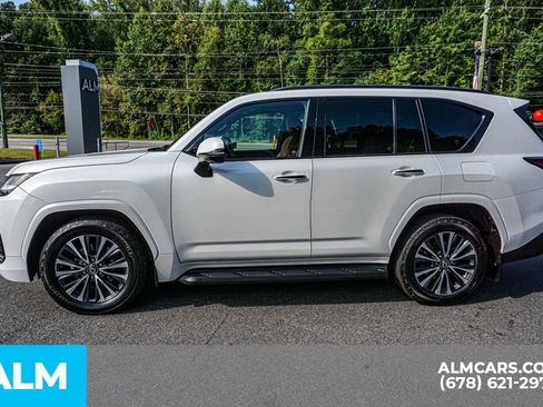 Used 2023 Lexus LX 600 4WD w/ Interior Upgrade Package image 7
