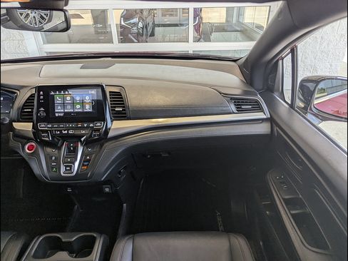 Used 2024 Honda Odyssey Sport image 3