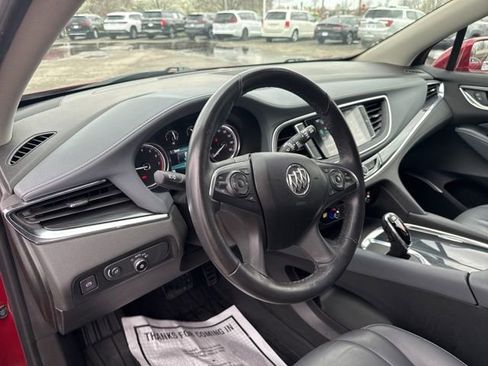 Used 2018 Buick Enclave Essence image 28