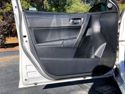 Used 2016 Toyota Corolla S image 20