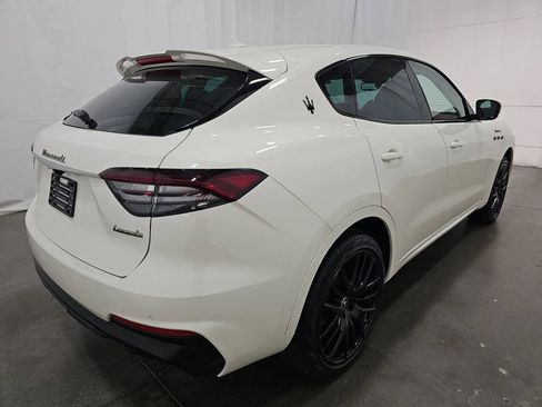 Used 2022 Maserati Levante Modena image 11