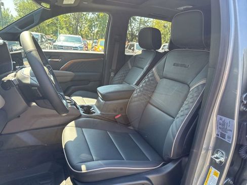 New 2026 GMC Canyon Denali image 10