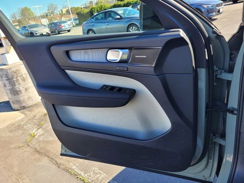 Used 2024 Volvo XC40 B5 Ultimate w/ Climate Package image 15