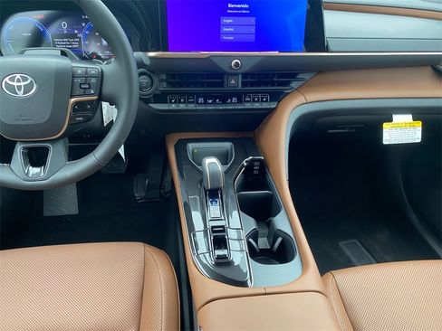 New 2025 Toyota Crown Signia image 11