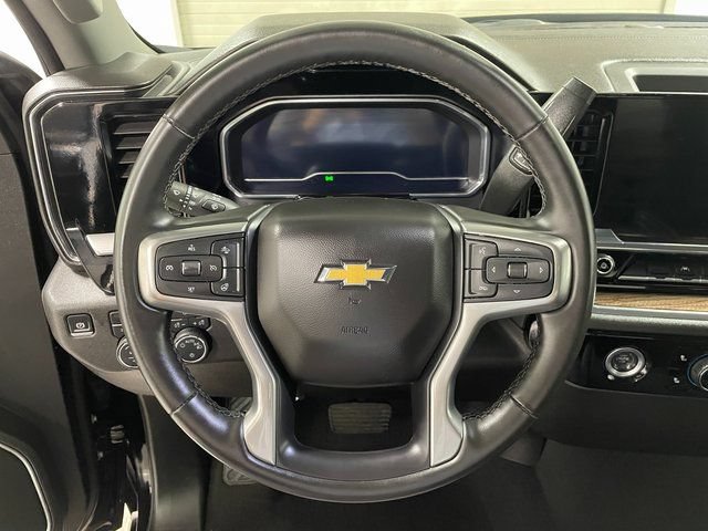 Used 2024 Chevrolet Silverado 1500 LT AWD/4WD image 14
