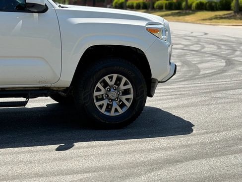 Used 2019 Toyota Tacoma SR w/ SR Convenience Package RWD image 10