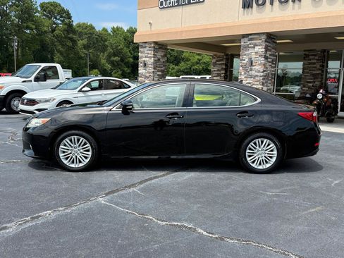 Used 2014 Lexus ES 350 w/ Luxury Package FWD image 2