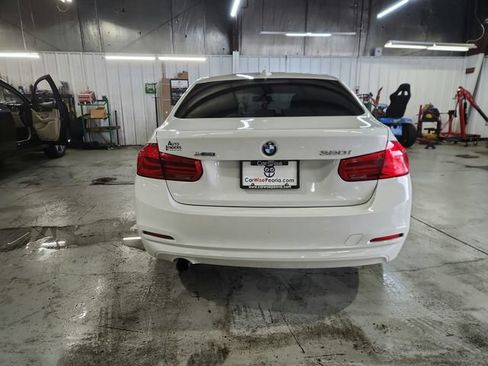 Used 2017 BMW 320i xDrive Sedan AWD/4WD image 4