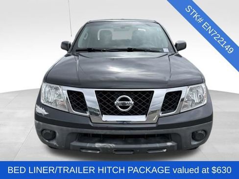 Used 2014 Nissan Frontier SV image 2