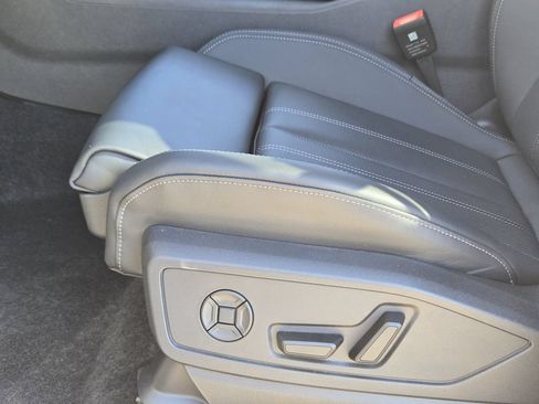 Used 2025 Audi Q5 Prestige AWD/4WD image 28