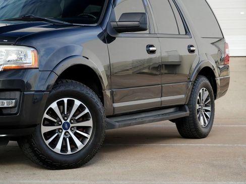 Used 2015 Ford Expedition XLT RWD image 23