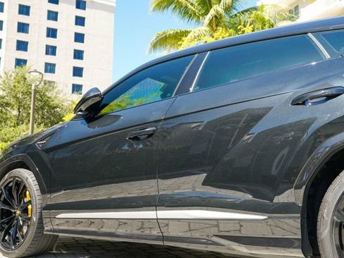 Used 2022 Lamborghini Urus image 19