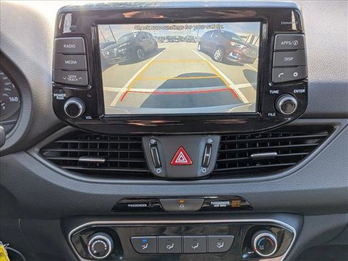 Used 2020 Hyundai Elantra GT image 14