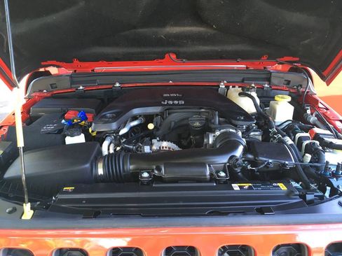 Used 2021 Jeep Gladiator Mojave AWD/4WD image 13