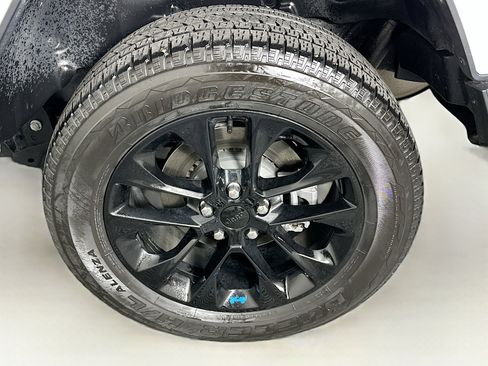 Used 2022 Jeep Wrangler Sahara w/ Cold Weather Group image 11