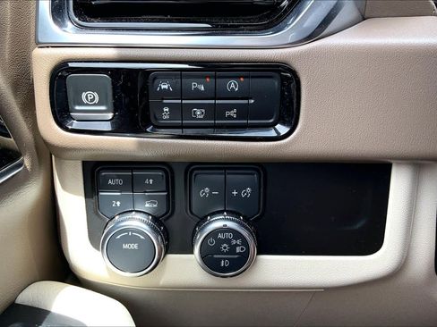 Used 2025 GMC Yukon XL Denali w/ LPO, Floor Liner Package image 36