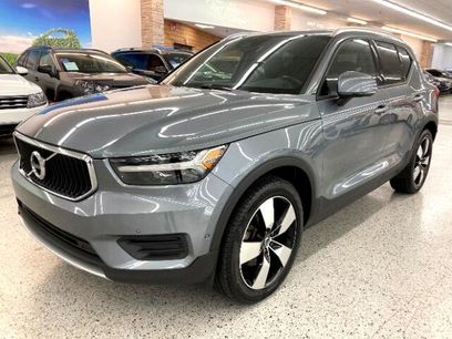 Used 2019 Volvo XC40 T5 Momentum