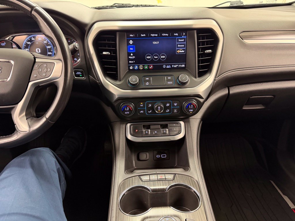 Used 2020 GMC Acadia SLT w/ Driver Alert Package II FWD image 25