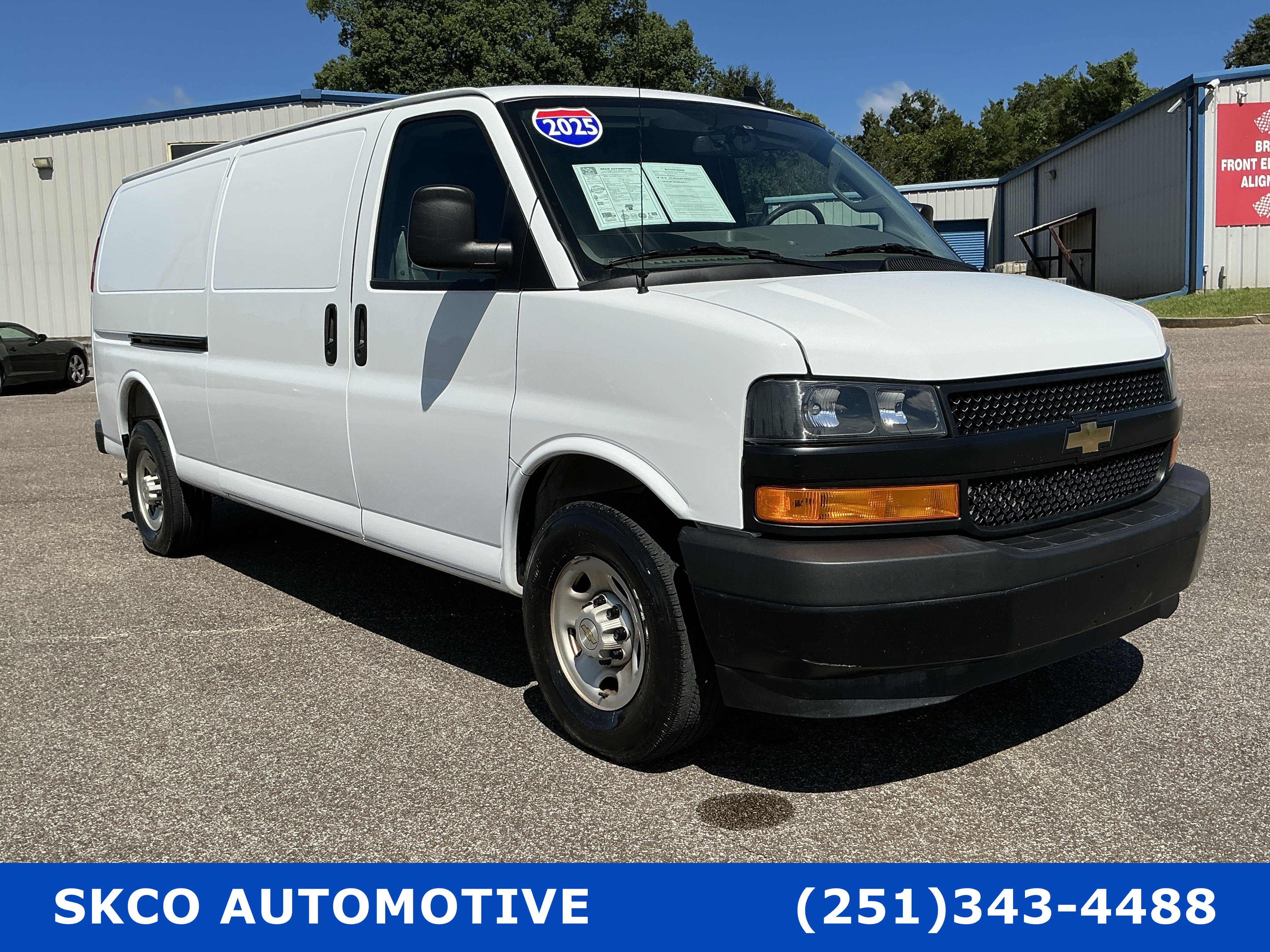 Used 2025 Chevrolet Express 2500 Extended w/ Driver Convenience Package RWD image 7