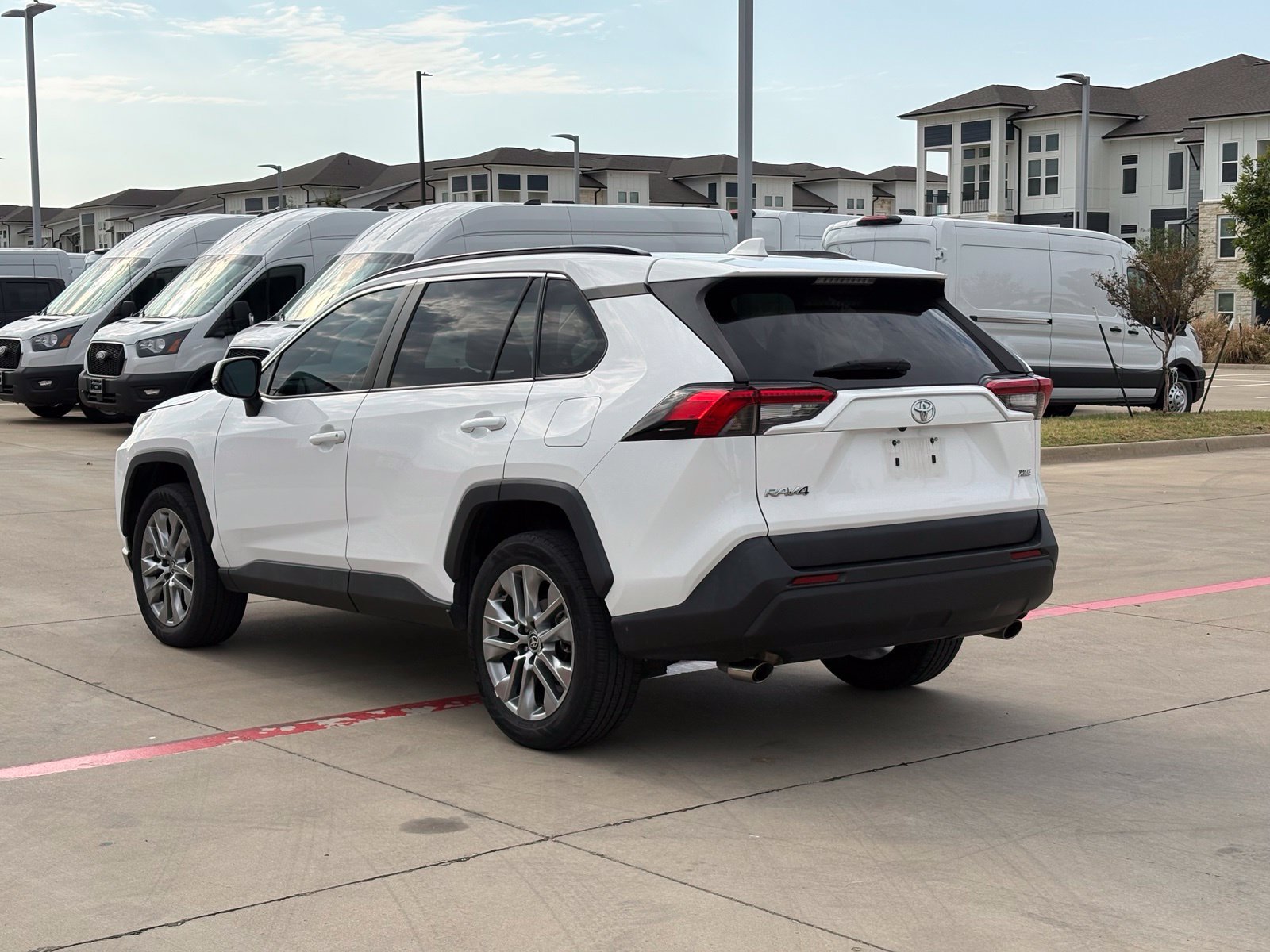 Used 2022 Toyota RAV4 XLE FWD image 5