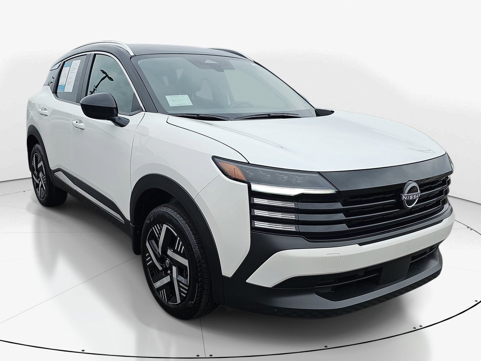 Used 2026 Nissan Kicks SV w/ SV Premium Package FWD image 2