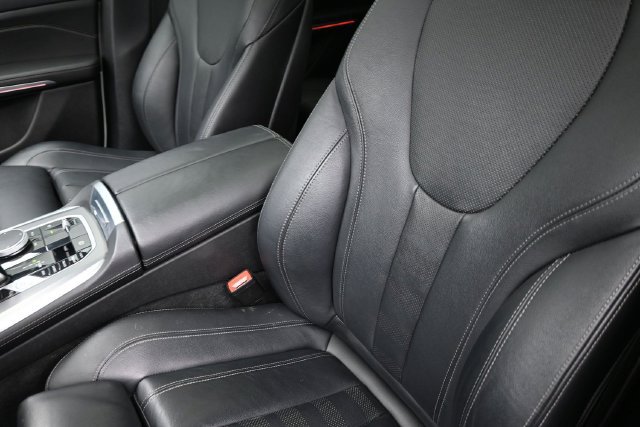 Used 2022 BMW X5 sDrive40i w/ Premium Package RWD image 17