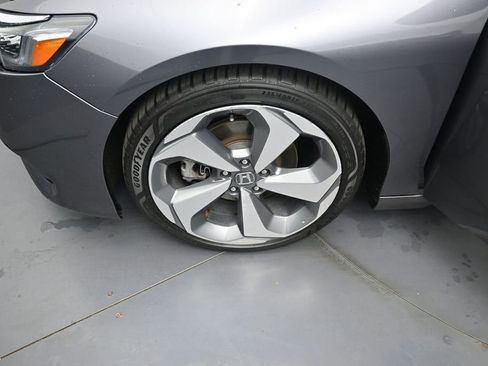 Used 2018 Honda Accord Touring image 37