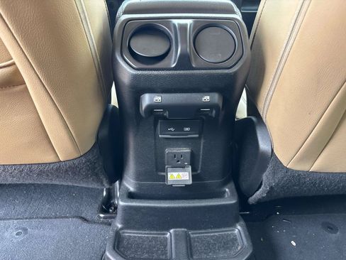 Used 2018 Jeep Wrangler Unlimited Sahara w/ Dual Top Group AWD/4WD image 9