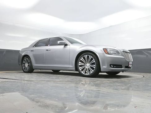 Used 2014 Chrysler 300 S RWD image 47