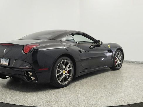 Used 2012 Ferrari California RWD image 5