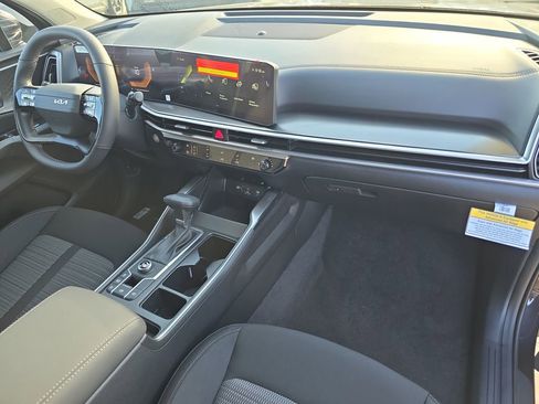 New 2026 Kia Sorento LX FWD image 11