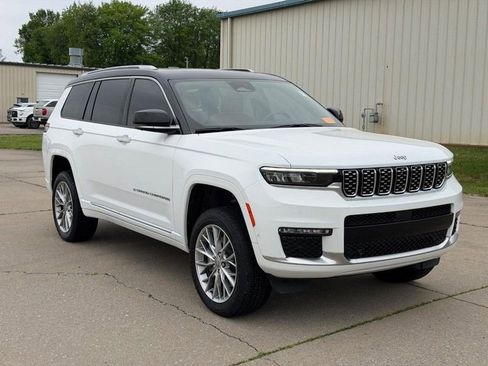Used 2023 Jeep Grand Cherokee L Summit w/ Luxury Tech Group V AWD/4WD image 1