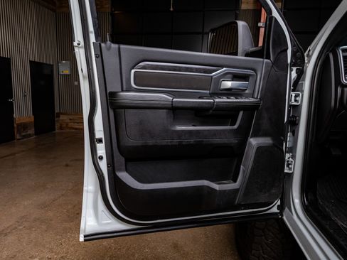 Used 2024 RAM 3500 Big Horn w/ Night Edition image 33