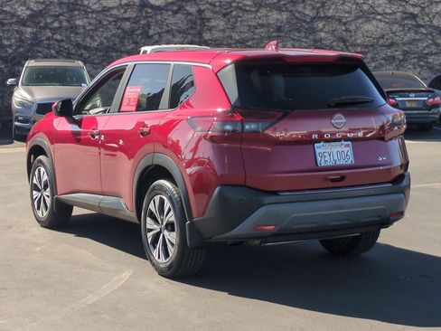 Certified 2023 Nissan Rogue SV image 7