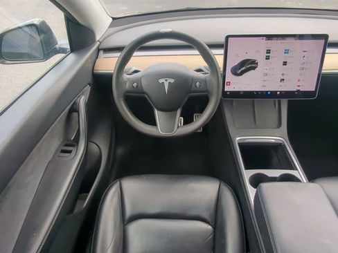 Used 2022 Tesla Model Y Performance image 19