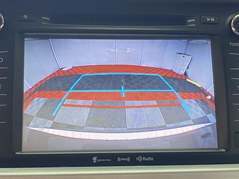 Used 2018 Toyota Highlander XLE w/ Protection Package #3 AWD/4WD image 30