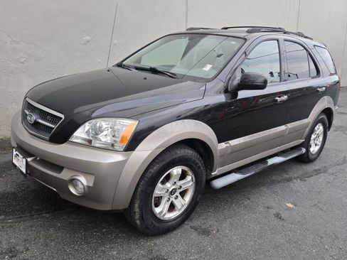 Used 2005 Kia Sorento EX image 2