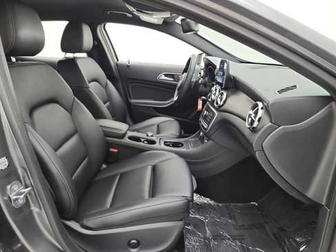 Used 2019 Mercedes-Benz GLA 250 4MATIC image 18