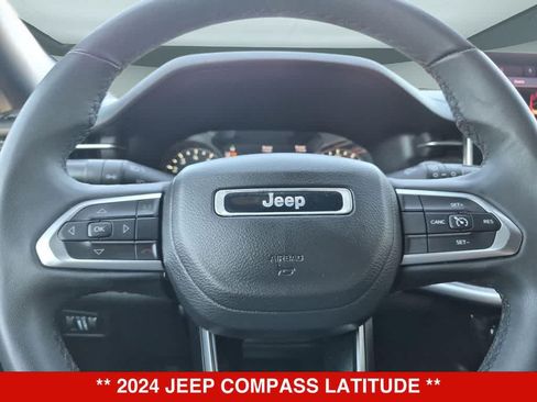 Used 2024 Jeep Compass Latitude AWD/4WD image 21
