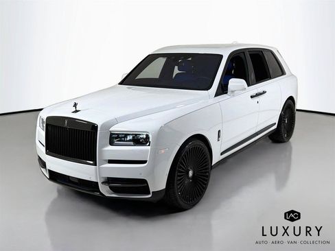 Used 2023 Rolls-Royce Cullinan Black Badge w/ Dark Exterior Package AWD/4WD image 4