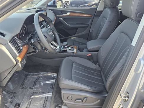 Used 2023 Audi Q5 2.0T Premium Plus w/ Premium Plus Package AWD/4WD image 2