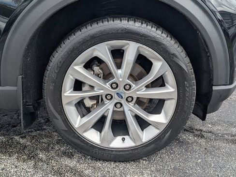 Used 2023 Ford Explorer Platinum w/ Technology Package AWD/4WD image 19