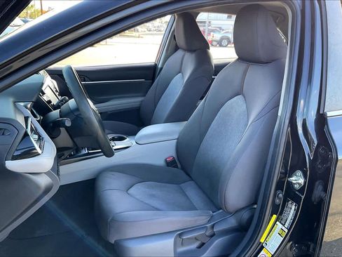 Used 2018 Toyota Camry L image 7