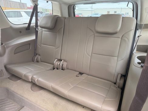 Used 2018 Chevrolet Suburban LT image 35