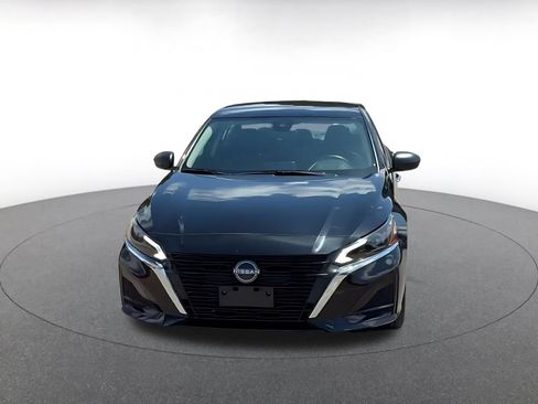 Used 2025 Nissan Altima 2.5 SV FWD image 4