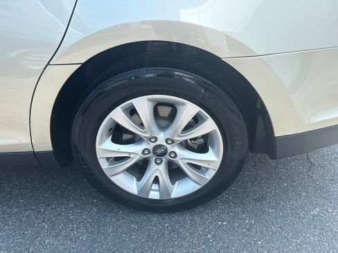 Used 2011 Ford Taurus SEL w/ 201A Rapid Spec Order Code FWD image 6